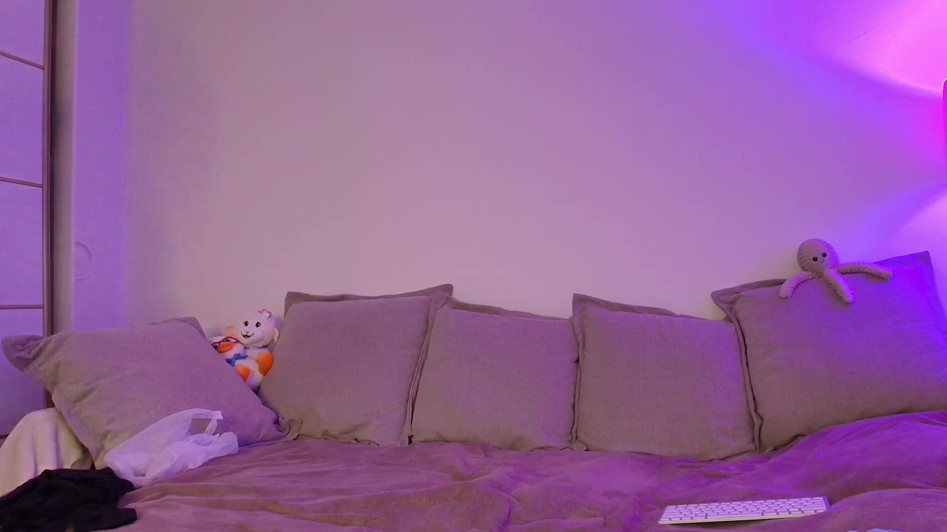 Gallery image thumbnail from Elenaxkiss's myfreecams stream on, 03/30/2026, 11:14 image 19 of 20