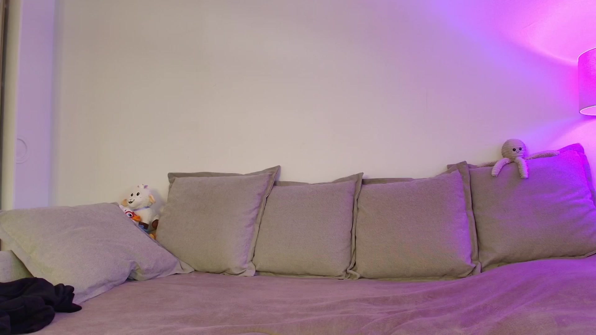 Gallery image thumbnail from Elenaxkiss's myfreecams stream on, 03/31/2026, 09:11 image 10 of 20