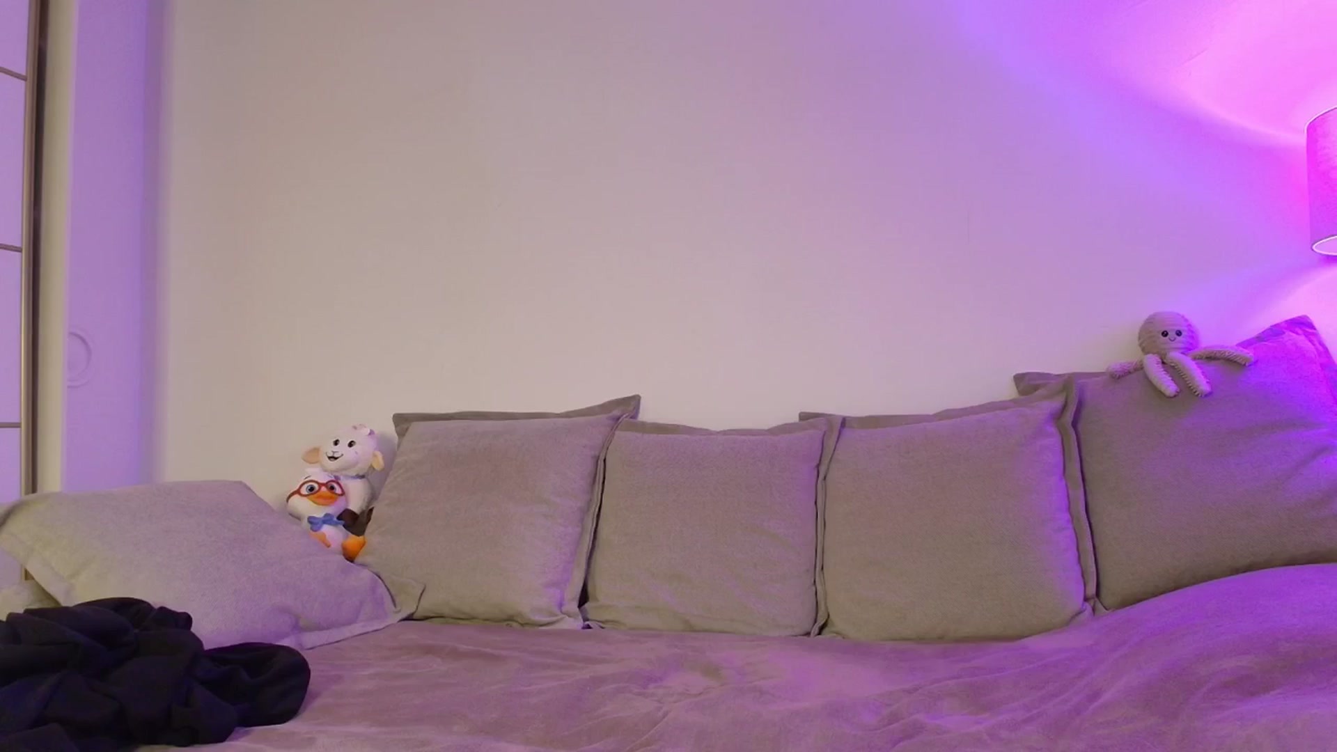 Gallery image thumbnail from Elenaxkiss's myfreecams stream on, 04/01/2026, 11:48 image 6 of 20