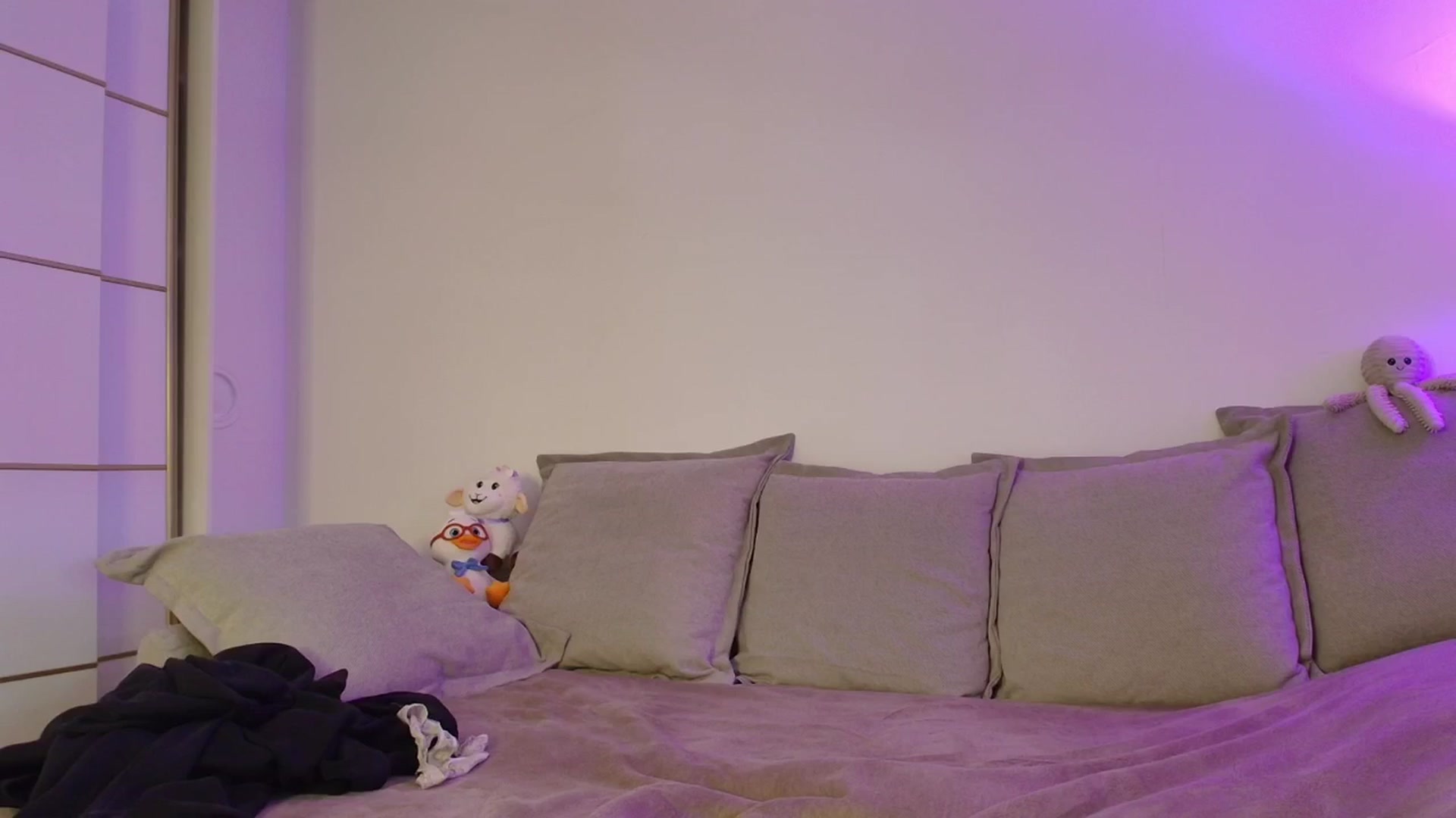 Gallery image thumbnail from Elenaxkiss's myfreecams stream on, 04/01/2026, 13:14 image 18 of 20