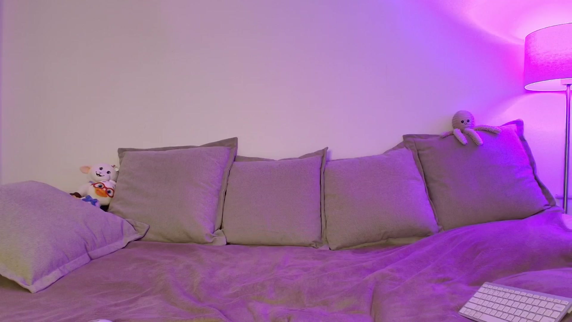 Gallery image thumbnail from Elenaxkiss's myfreecams stream on, 04/03/2026, 08:35 image 18 of 20