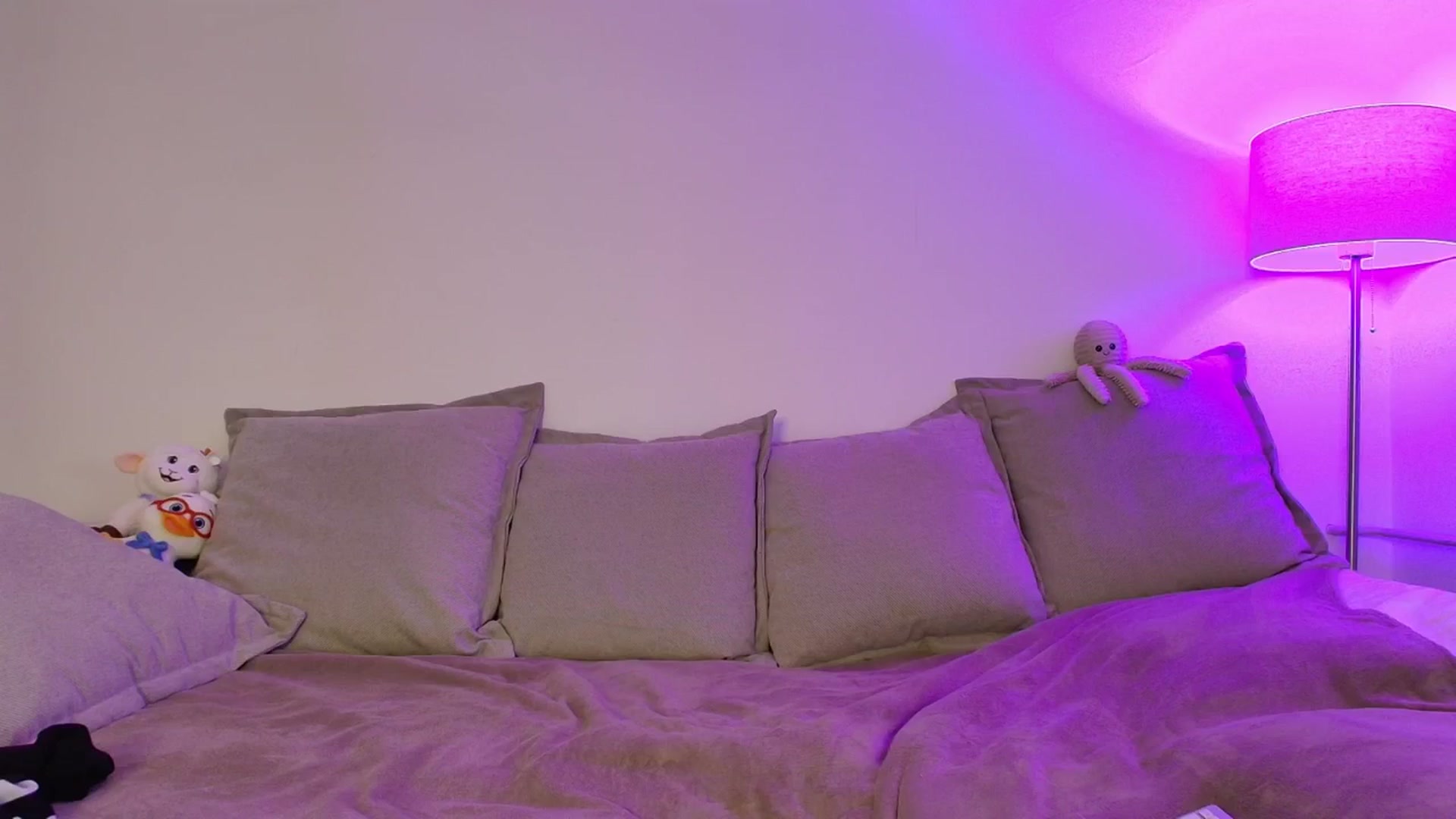 Gallery image thumbnail from Elenaxkiss's myfreecams stream on, 04/03/2026, 10:51 image 9 of 20