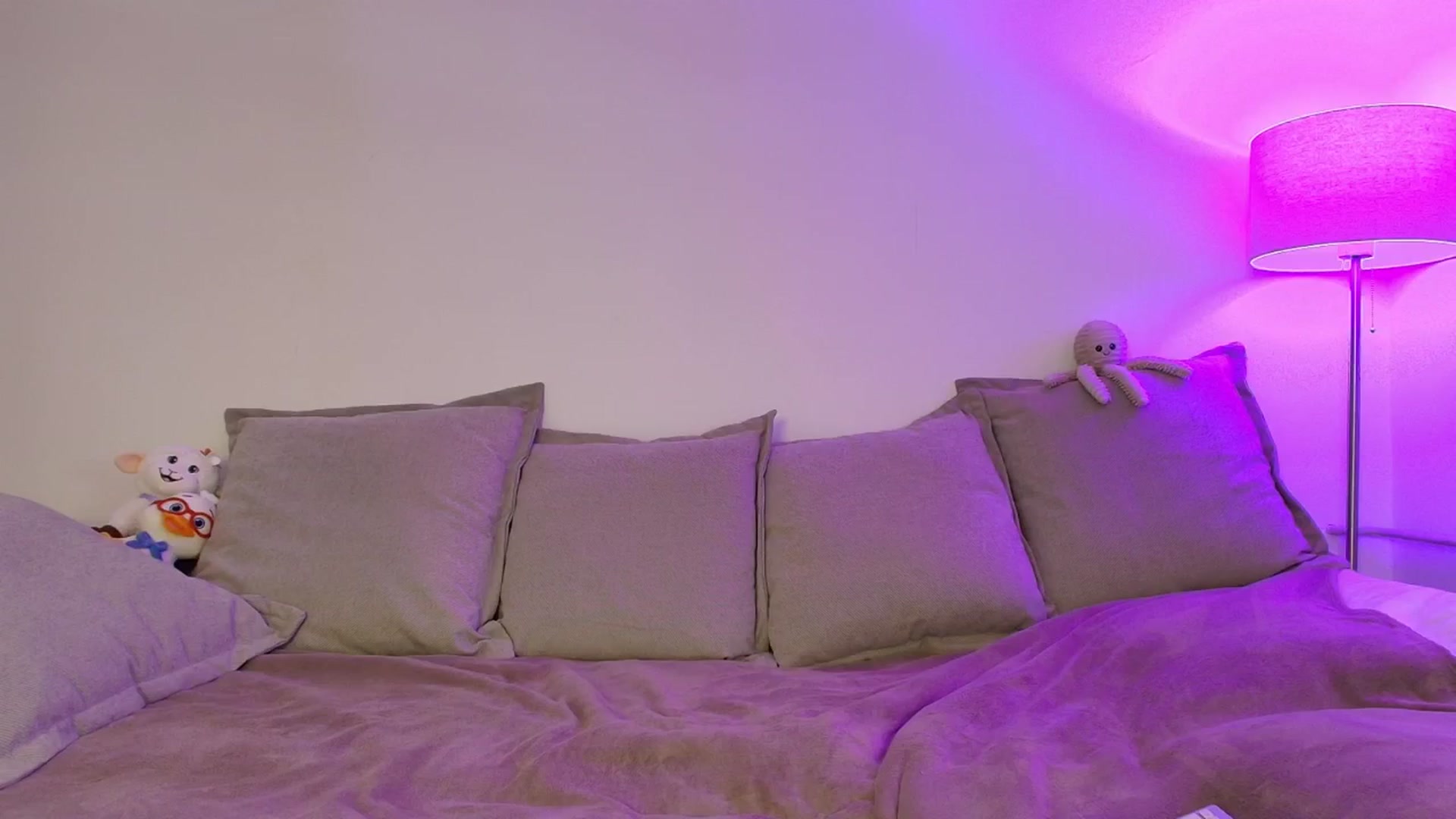 Gallery image thumbnail from Elenaxkiss's myfreecams stream on, 04/03/2026, 10:51 image 10 of 20