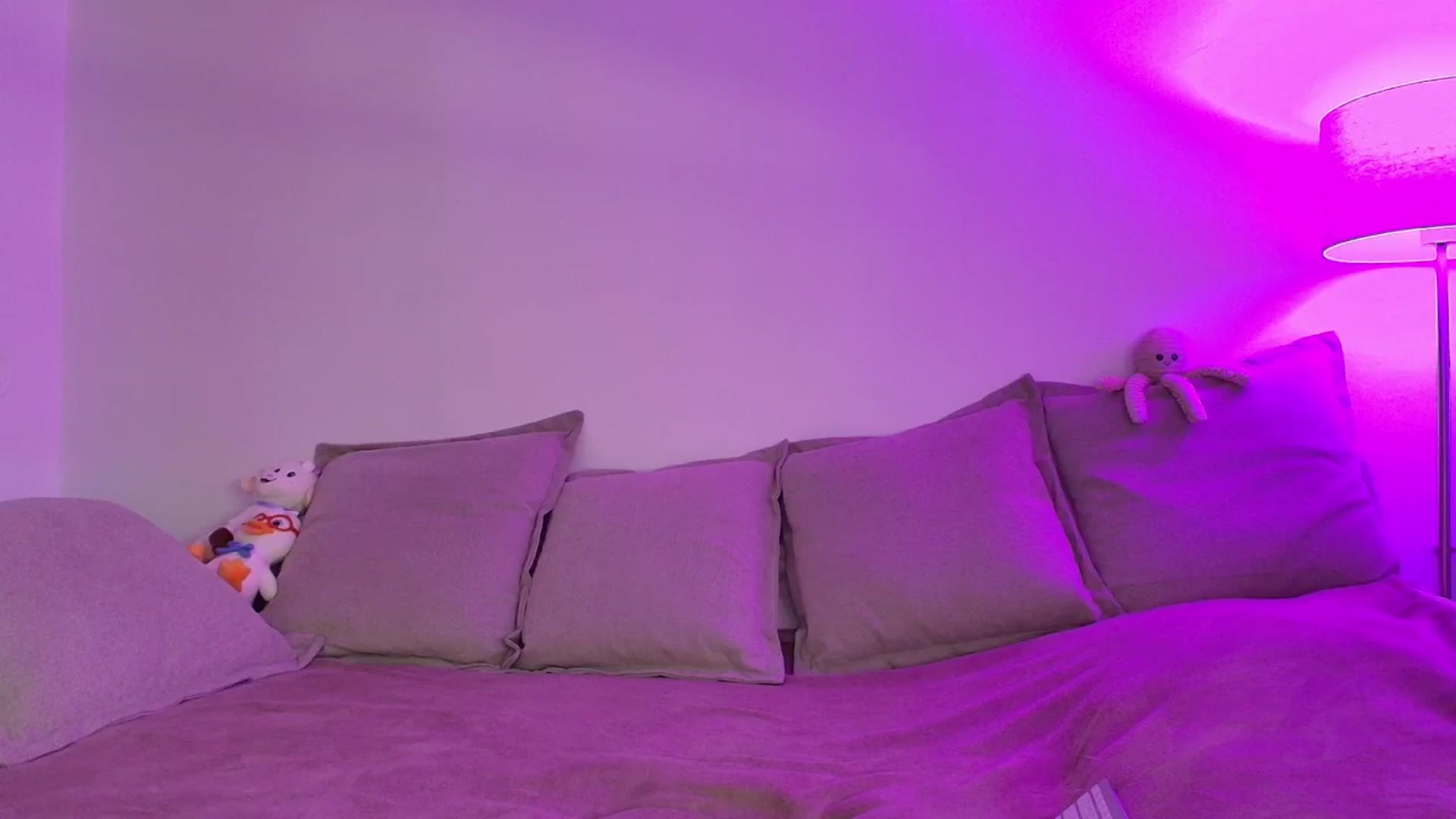Gallery image thumbnail from Elenaxkiss's myfreecams stream on, 04/07/2026, 08:06 image 9 of 20