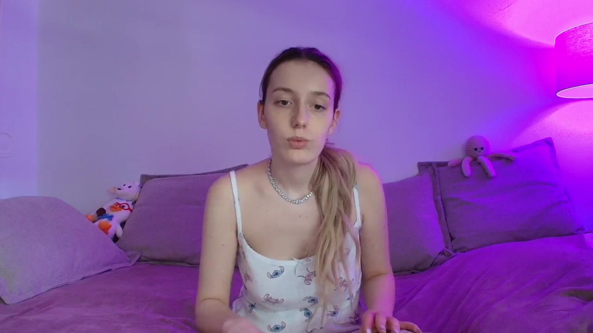 Gallery image thumbnail from Elenaxkiss's myfreecams stream on, 04/07/2026, 11:20 image 13 of 20