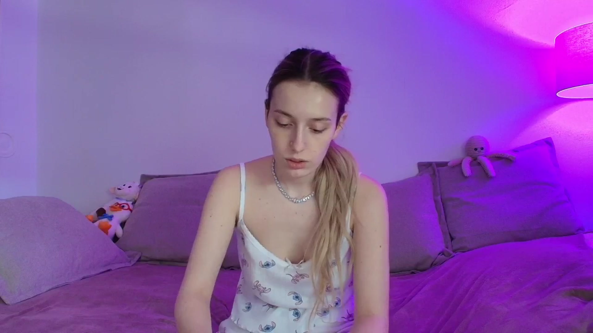 Gallery image thumbnail from Elenaxkiss's myfreecams stream on, 04/07/2026, 11:20 image 9 of 20