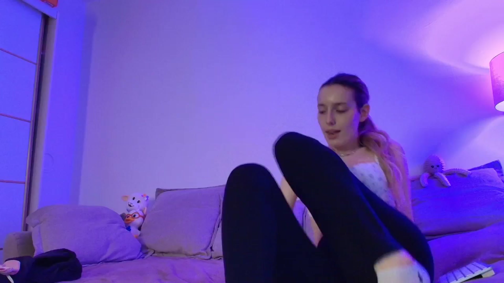 Gallery image thumbnail from Elenaxkiss's myfreecams stream on, 04/07/2026, 19:36 image 12 of 20