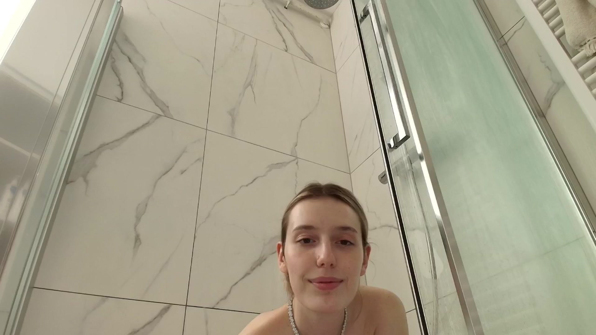 Gallery image thumbnail from Elenaxkiss's myfreecams stream on, 04/08/2026, 19:02 image 3 of 20