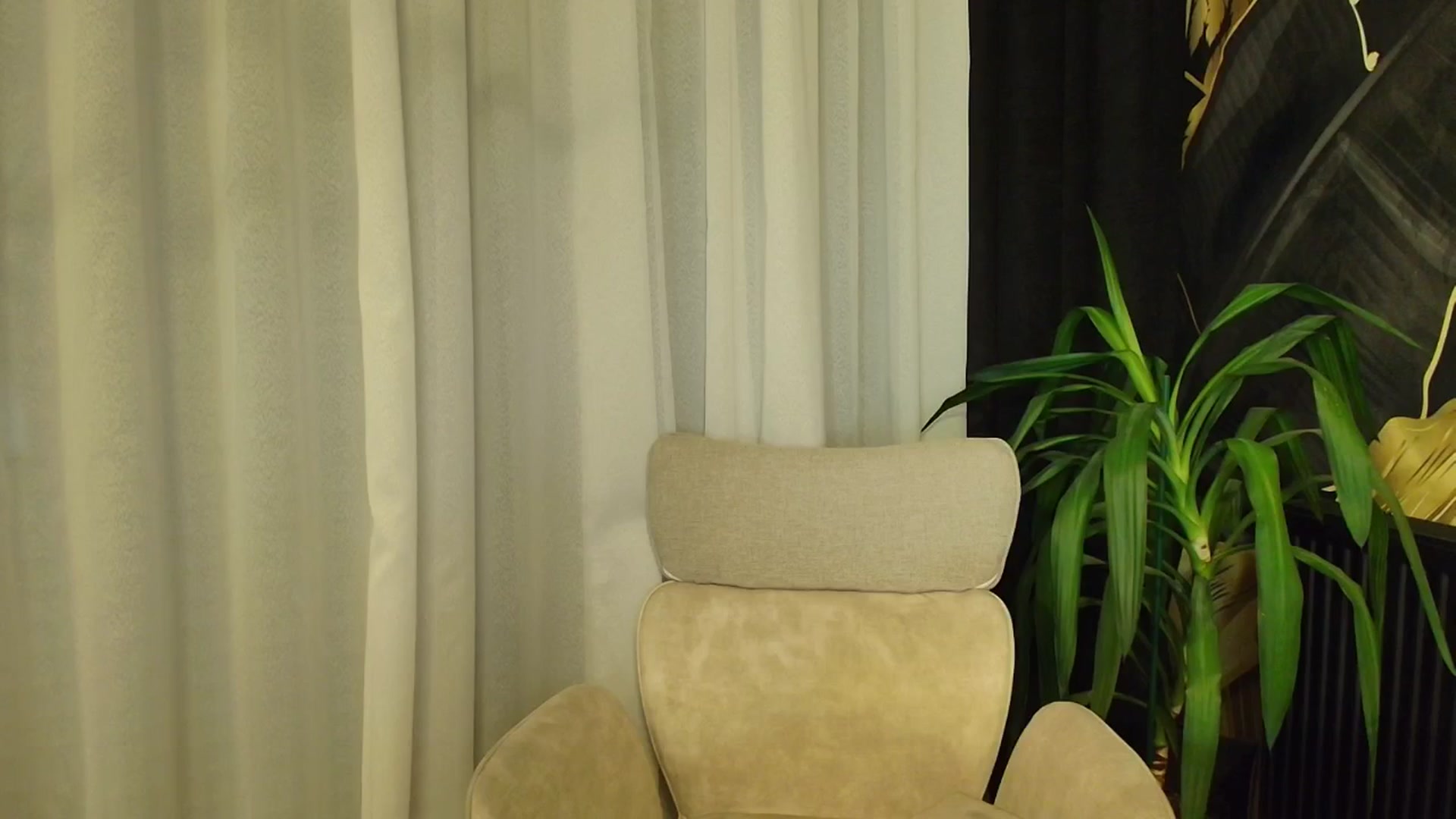 Gallery image thumbnail from Elenaxkiss's myfreecams stream on, 04/08/2026, 20:11 image 8 of 20