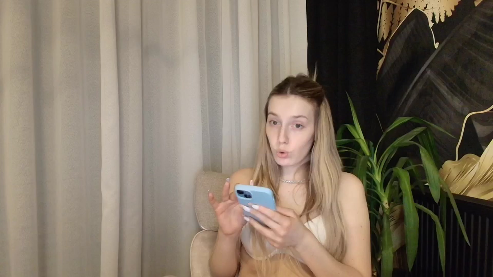 Gallery image thumbnail from Elenaxkiss's myfreecams stream on, 04/08/2026, 20:55 image 3 of 20