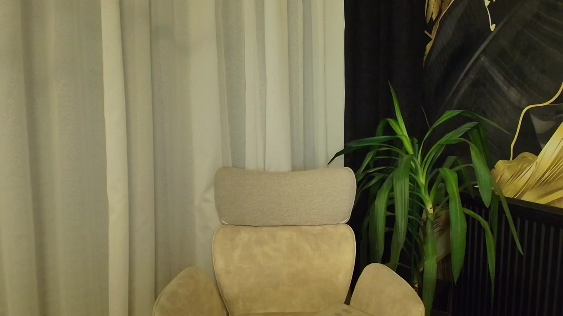 Gallery image thumbnail from Elenaxkiss's myfreecams stream on, 04/08/2026, 20:55 image 17 of 20