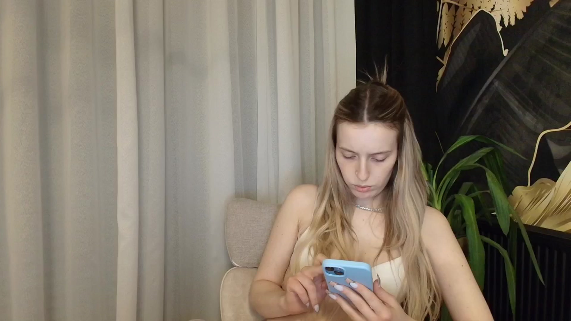 Gallery image thumbnail from Elenaxkiss's myfreecams stream on, 04/08/2026, 20:55 image 2 of 20
