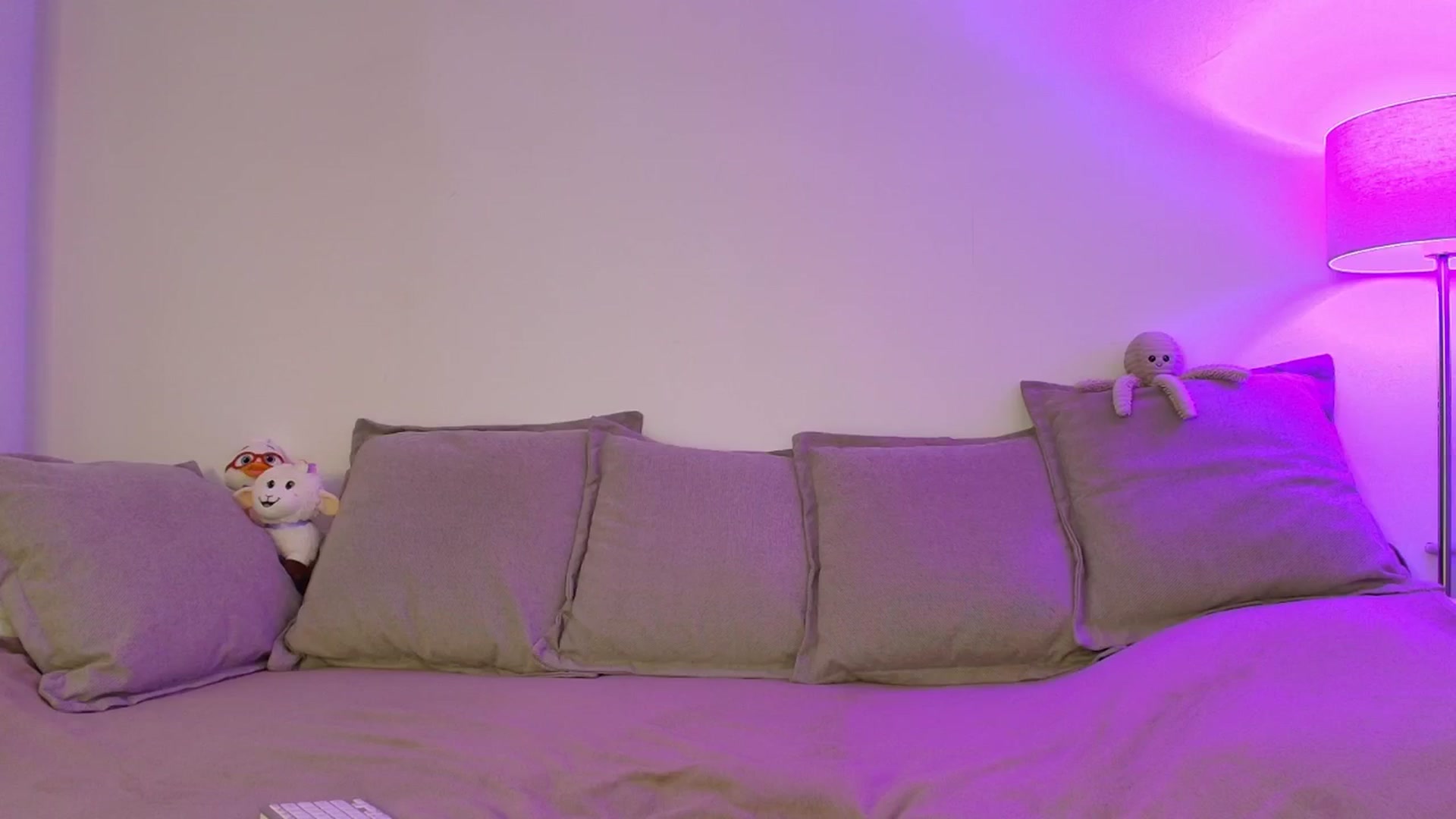 Gallery image thumbnail from Elenaxkiss's myfreecams stream on, 04/11/2026, 11:24 image 6 of 20