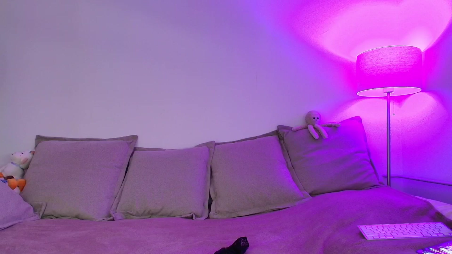 Gallery image thumbnail from Elenaxkiss's myfreecams stream on, 04/12/2026, 08:42 image 14 of 20