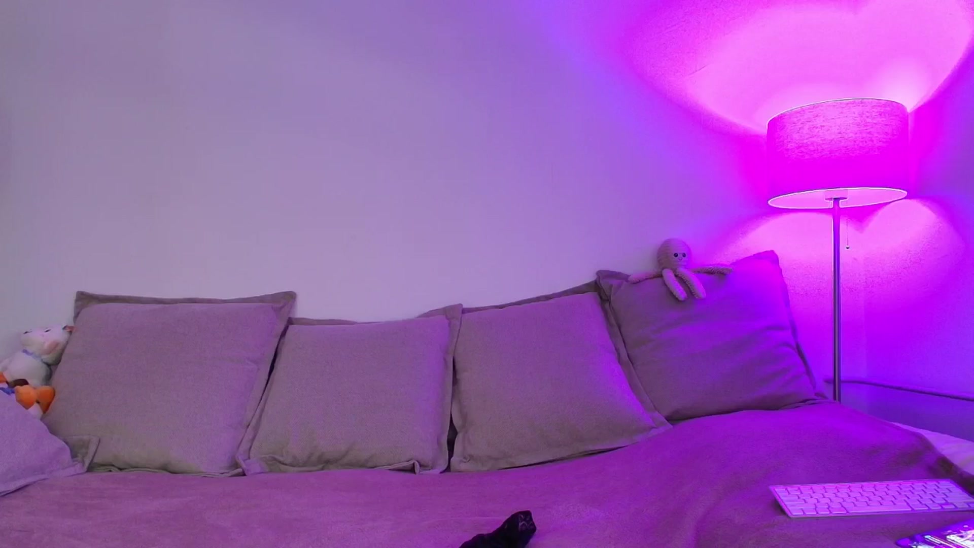 Gallery image thumbnail from Elenaxkiss's myfreecams stream on, 04/12/2026, 08:42 image 15 of 20