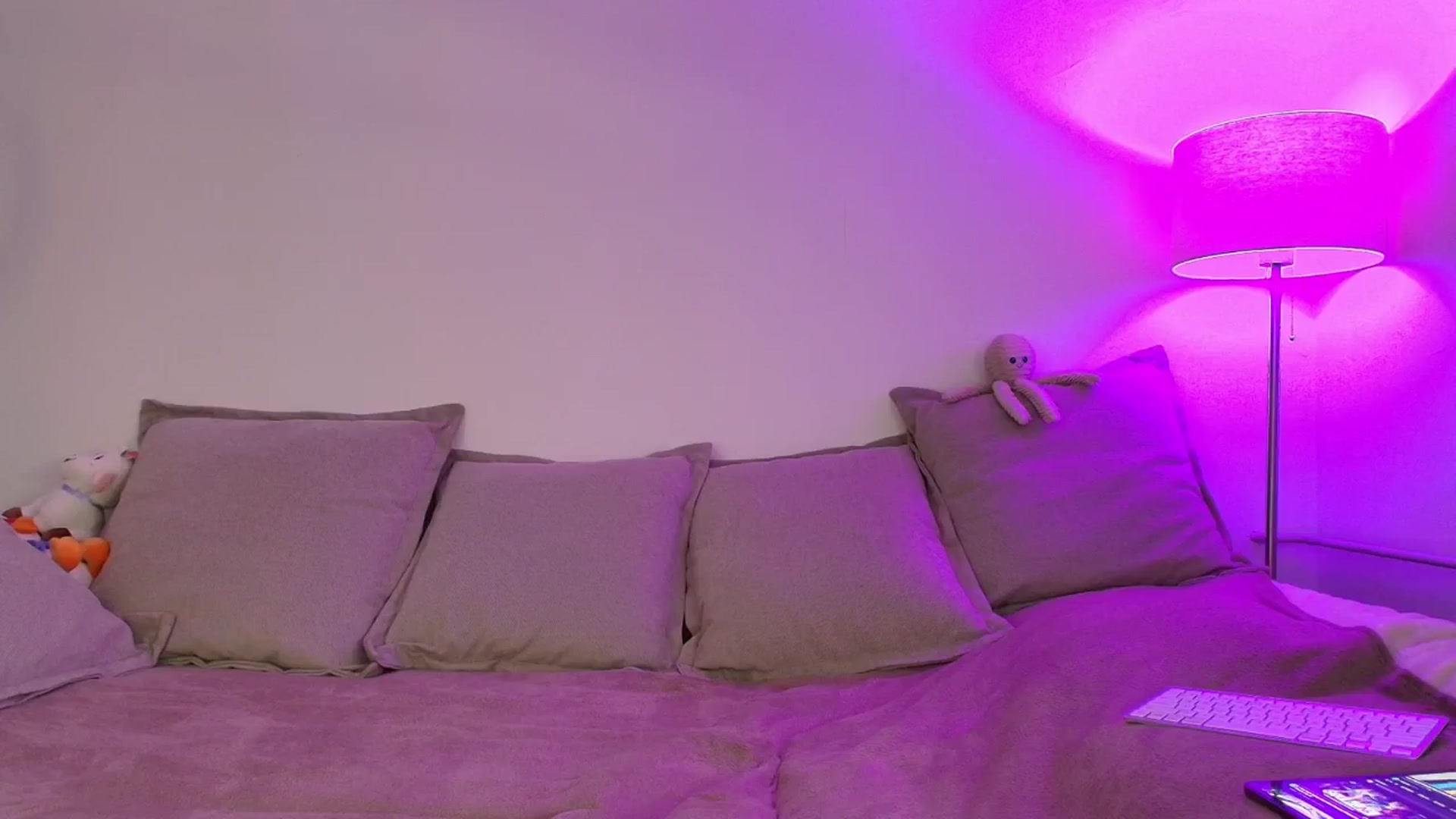 Gallery image thumbnail from Elenaxkiss's myfreecams stream on, 04/12/2026, 10:10 image 2 of 20