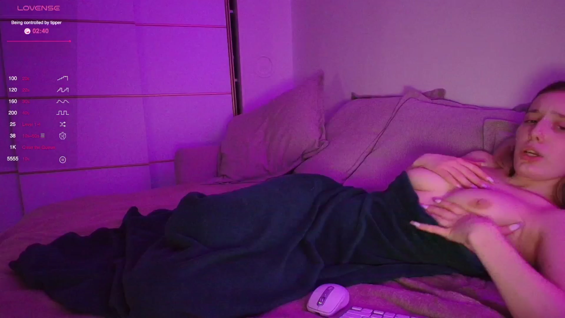Gallery image thumbnail from Elenaxkiss's myfreecams stream on, 04/12/2026, 21:46 image 16 of 20