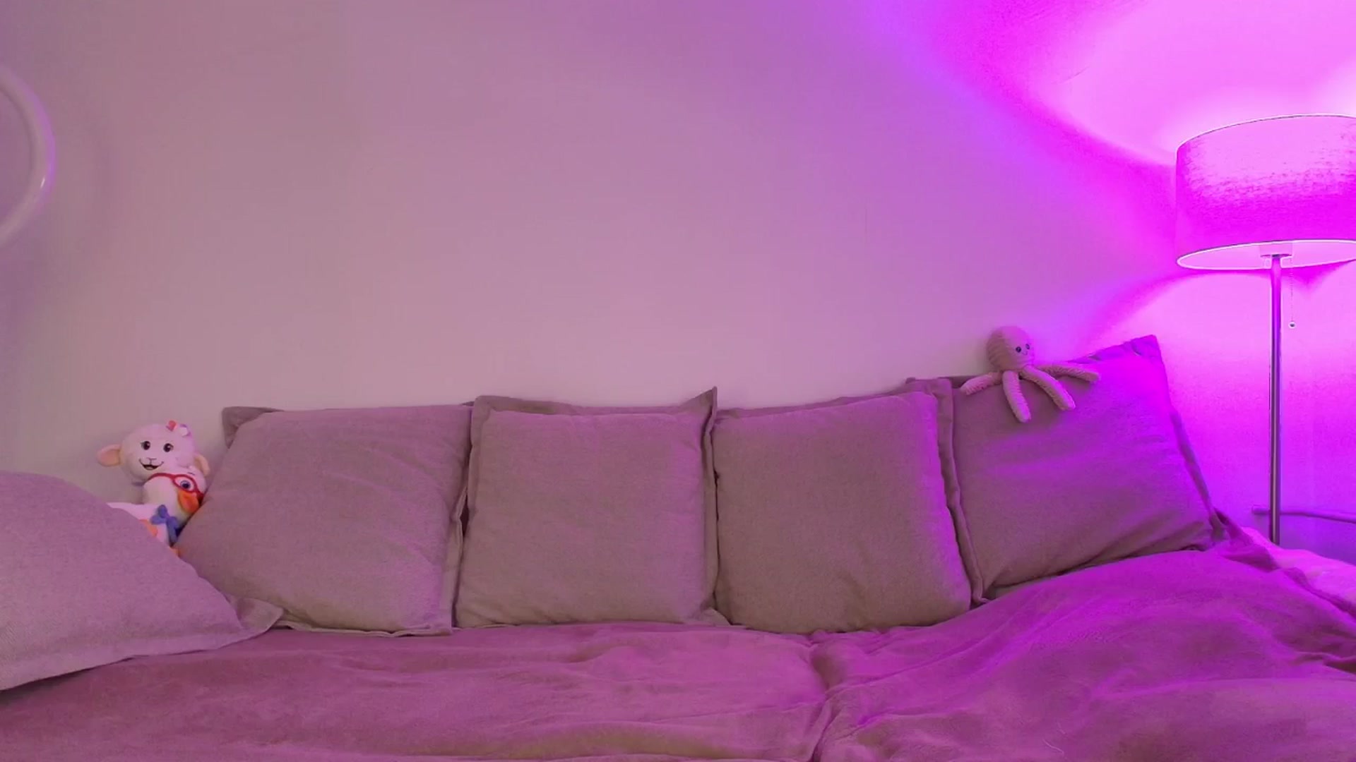 Gallery image thumbnail from Elenaxkiss's myfreecams stream on, 04/14/2026, 12:04 image 7 of 20