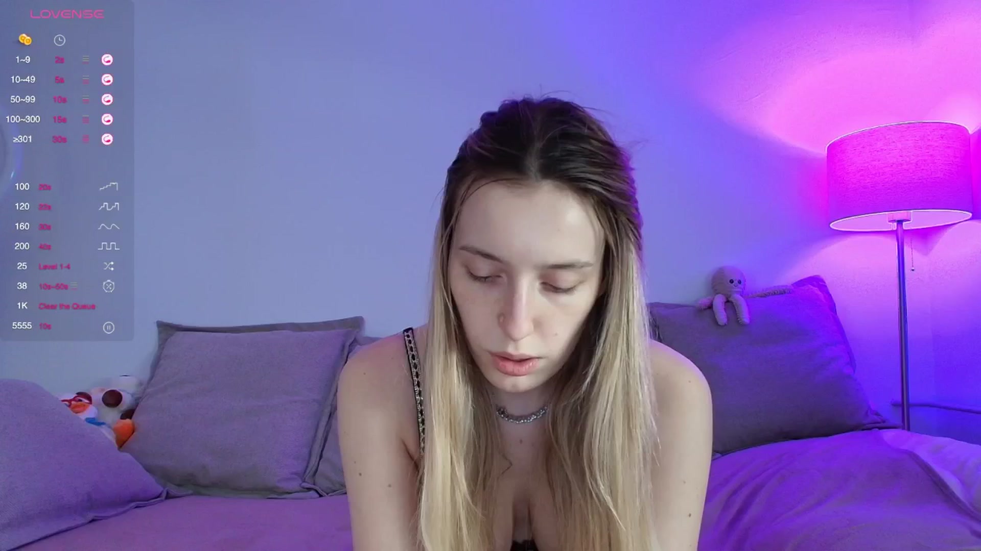 Gallery image thumbnail from Elenaxkiss's myfreecams stream on, 04/15/2026, 12:38 image 17 of 20