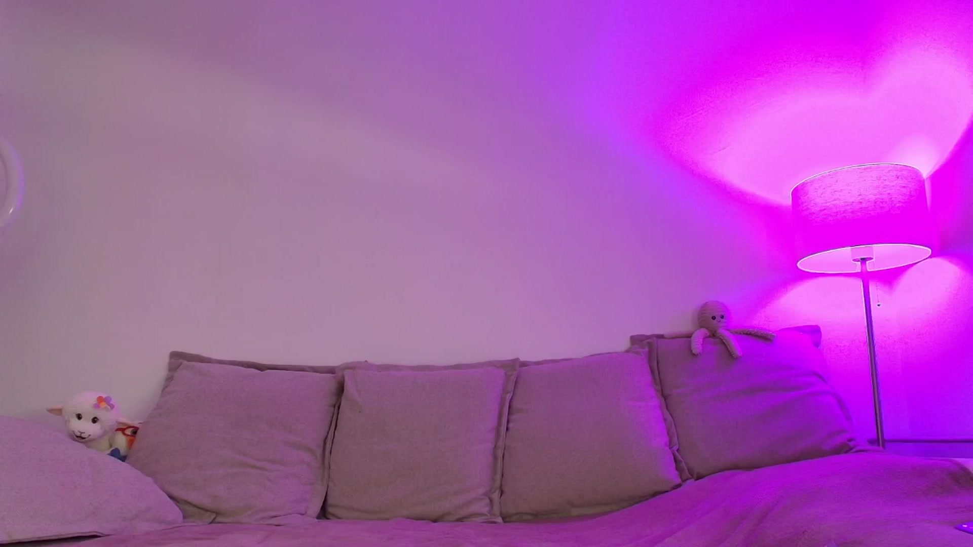 Gallery image thumbnail from Elenaxkiss's myfreecams stream on, 04/17/2026, 11:52 image 4 of 20