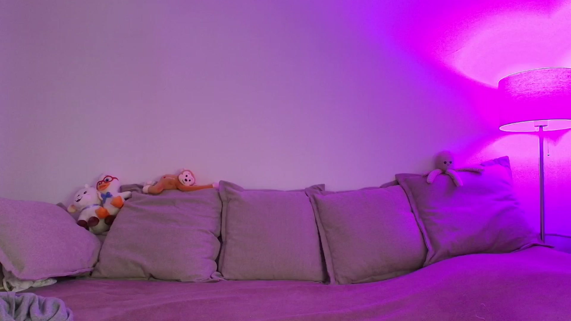 Gallery image thumbnail from Elenaxkiss's myfreecams stream on, 04/20/2026, 08:20 image 3 of 20