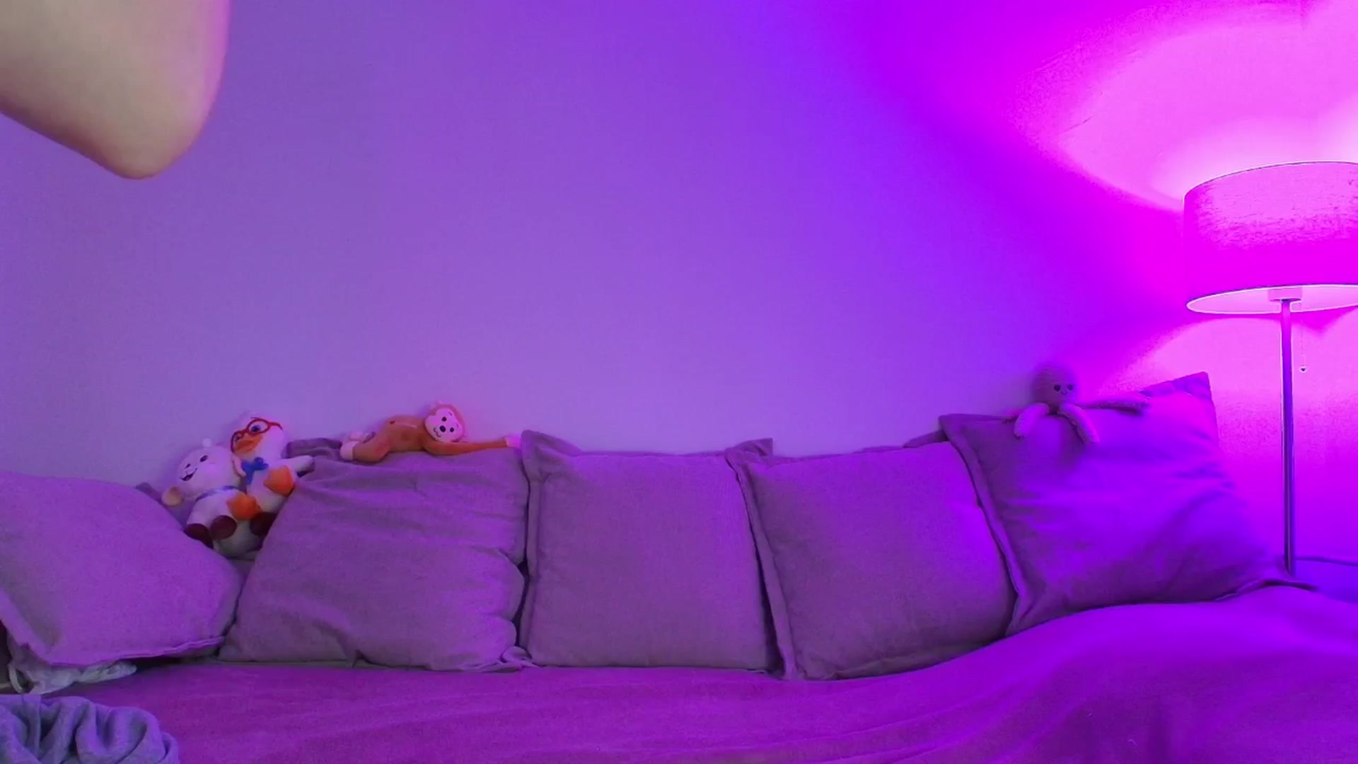 Gallery image thumbnail from Elenaxkiss's myfreecams stream on, 04/20/2026, 08:20 image 7 of 20