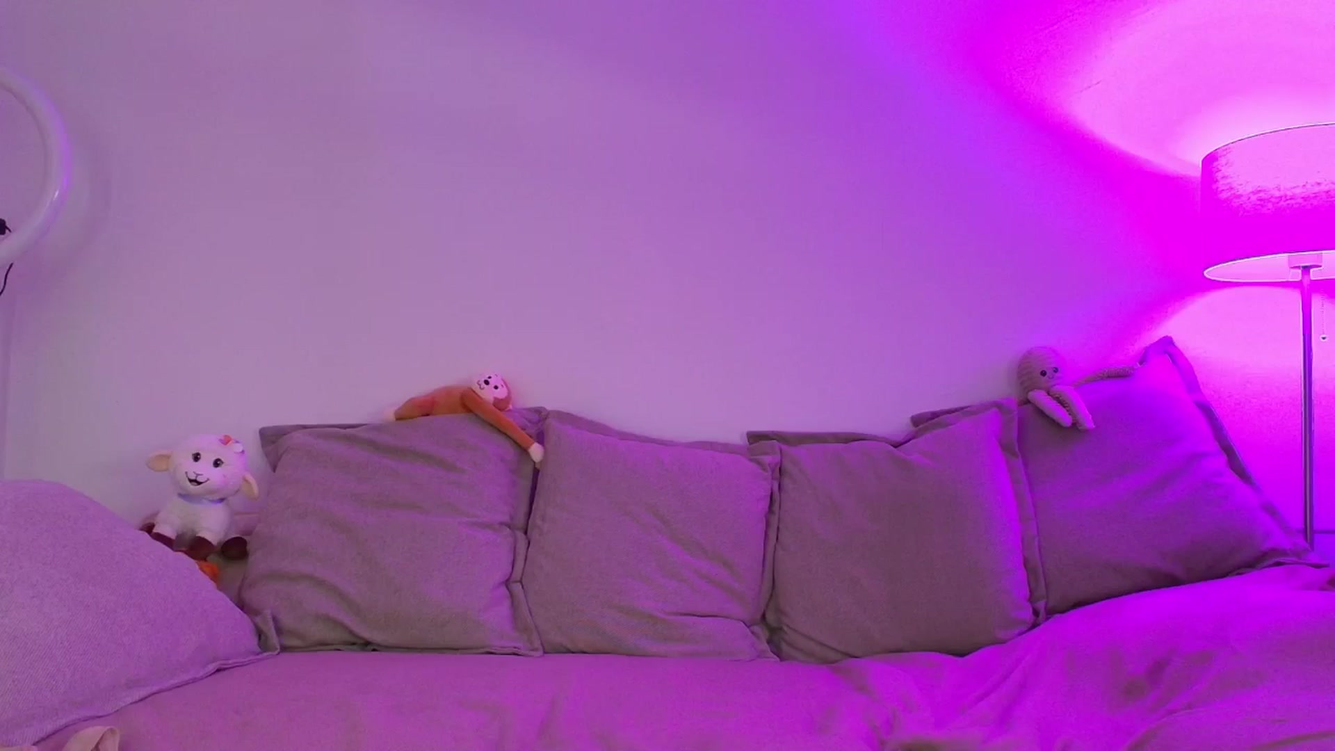 Gallery image thumbnail from Elenaxkiss's myfreecams stream on, 04/21/2026, 11:30 image 2 of 20