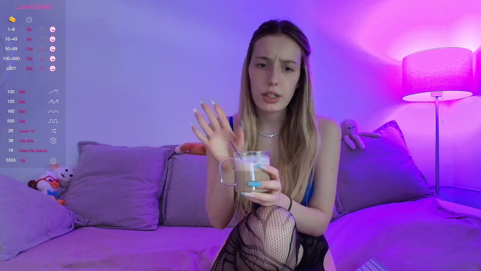 Gallery image thumbnail from Elenaxkiss's myfreecams stream on, 04/22/2026, 08:05 image 9 of 20