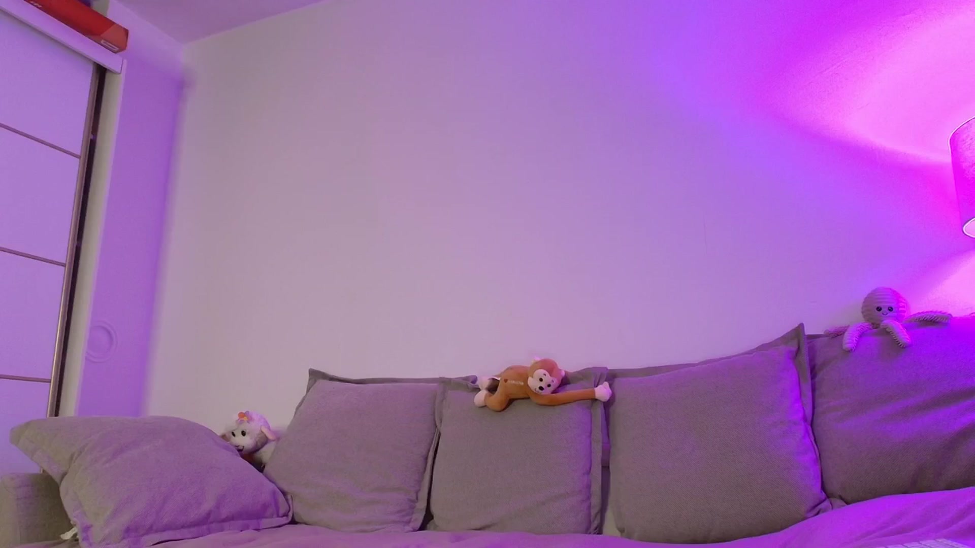 Gallery image thumbnail from Elenaxkiss's myfreecams stream on, 04/24/2026, 21:10 image 4 of 20
