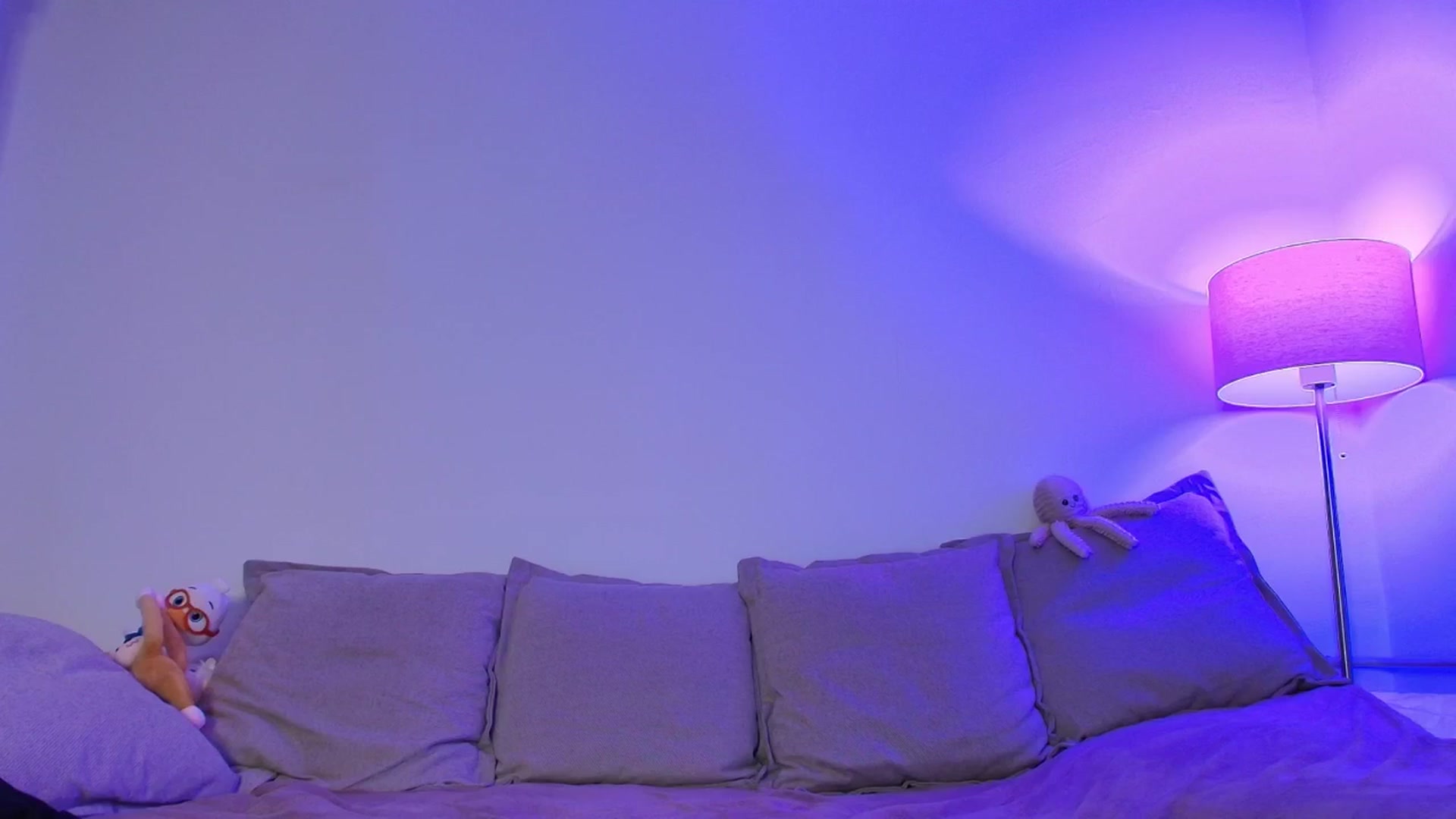 Gallery image thumbnail from Elenaxkiss's myfreecams stream on, 04/26/2026, 20:15 image 17 of 20