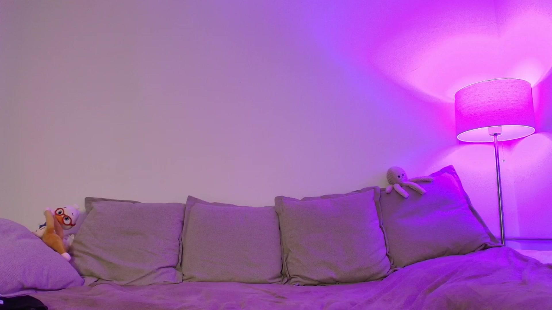 Gallery image thumbnail from Elenaxkiss's myfreecams stream on, 04/26/2026, 20:15 image 4 of 20