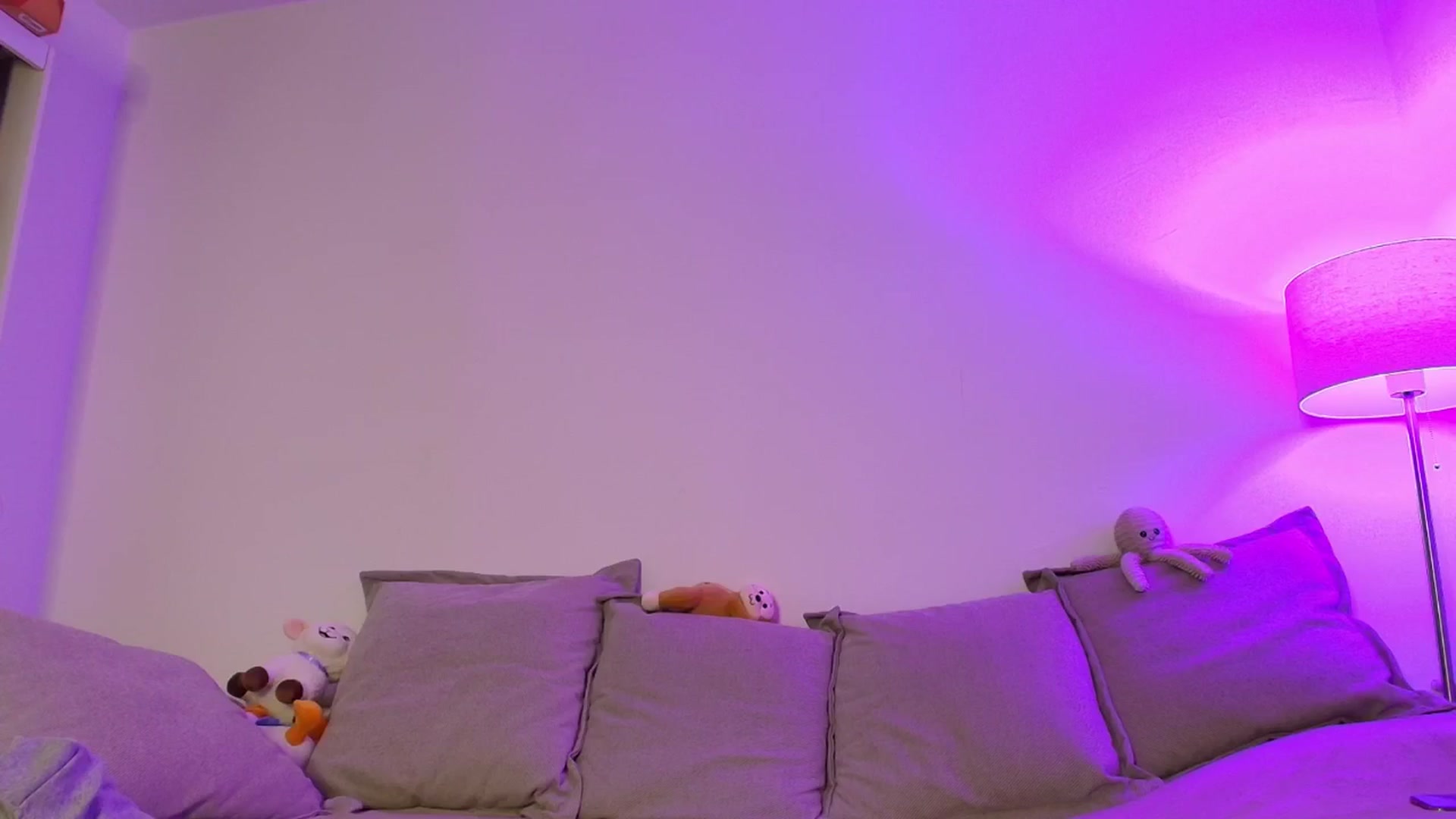 Gallery image thumbnail from Elenaxkiss's myfreecams stream on, 04/28/2026, 19:32 image 8 of 20