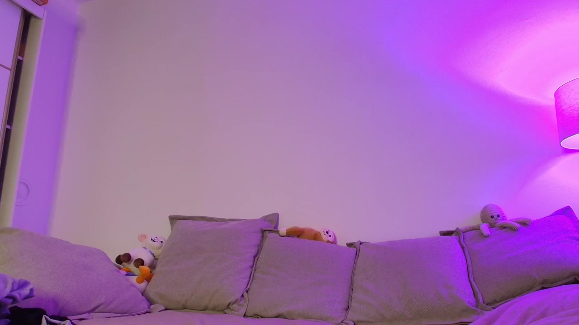 Gallery image thumbnail from Elenaxkiss's myfreecams stream on, 04/28/2026, 21:09 image 9 of 20