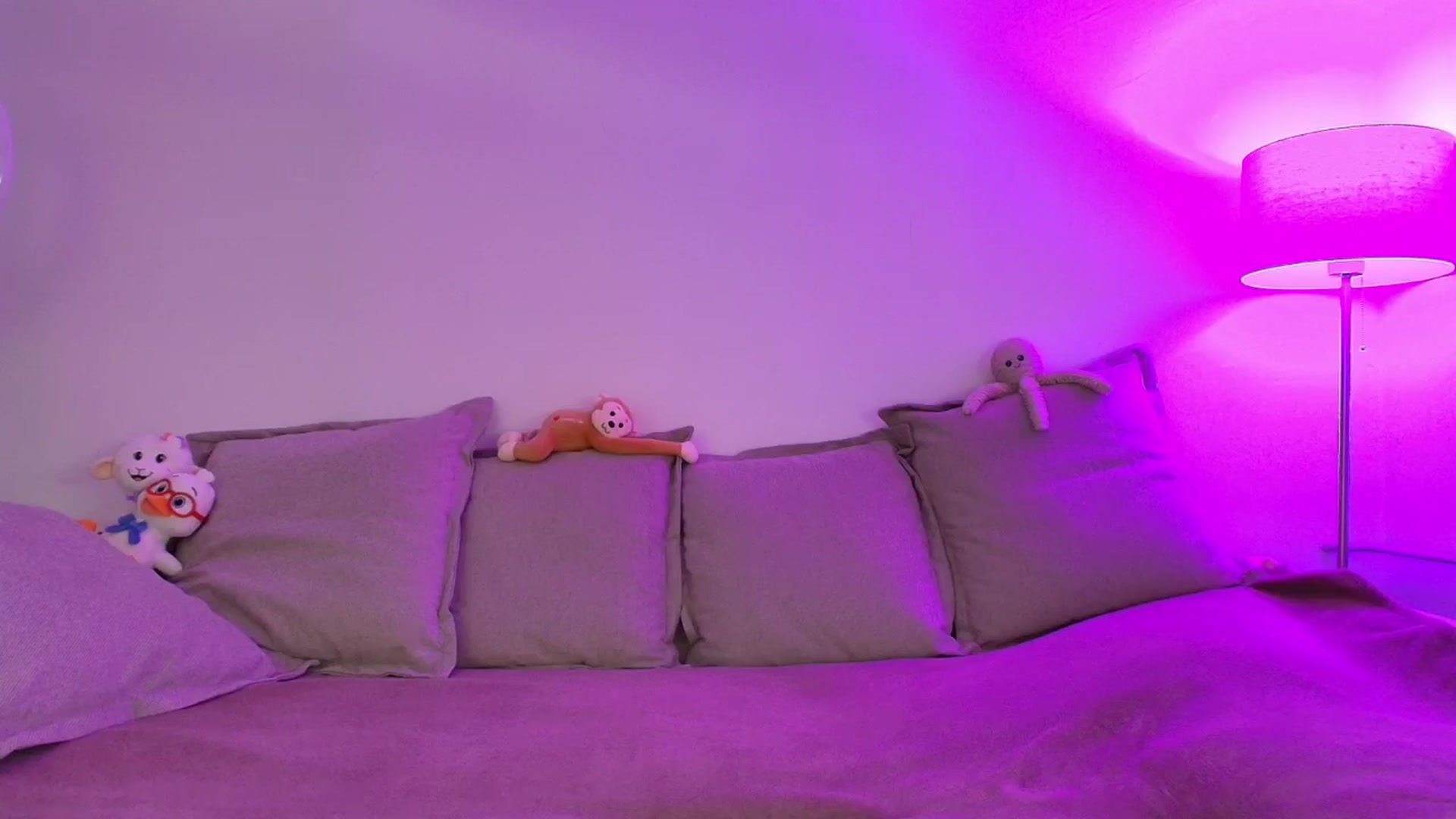 Gallery image thumbnail from Elenaxkiss's myfreecams stream on, 04/30/2026, 09:11 image 10 of 20