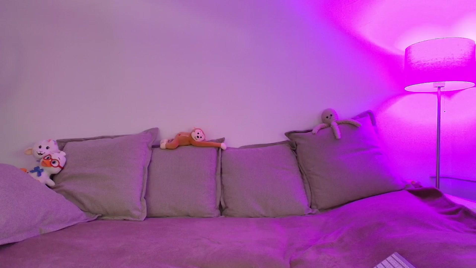 Gallery image thumbnail from Elenaxkiss's myfreecams stream on, 04/30/2026, 11:04 image 8 of 20