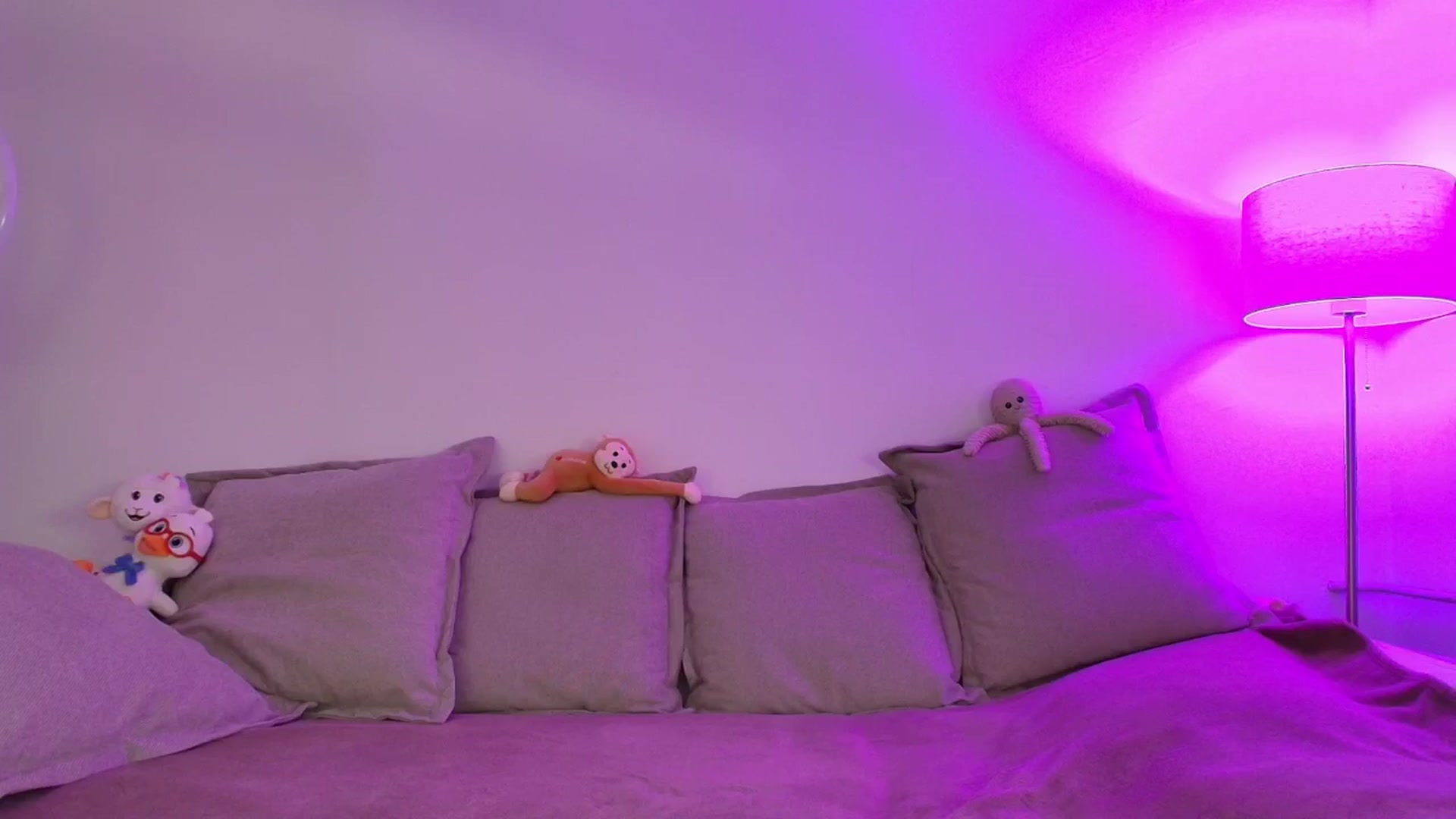 Gallery image thumbnail from Elenaxkiss's myfreecams stream on, 04/30/2026, 11:04 image 12 of 20
