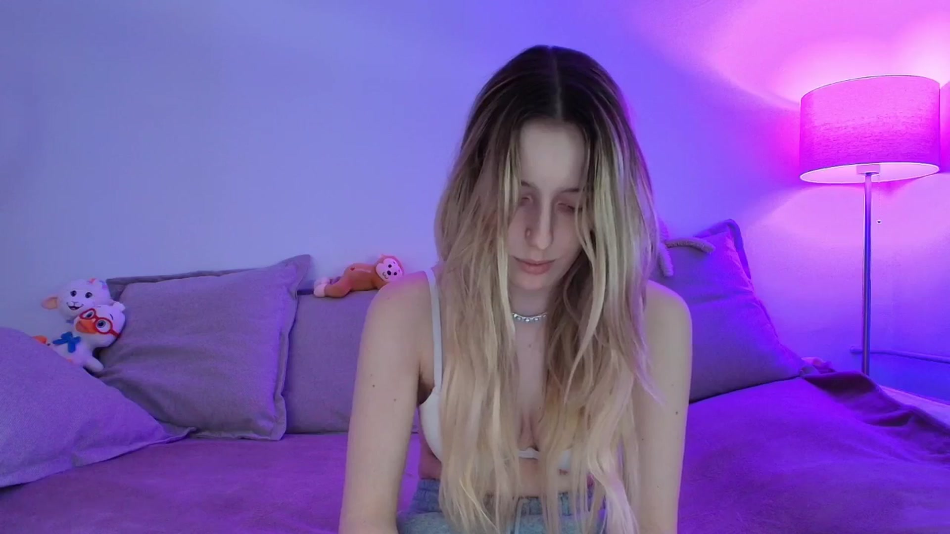 Gallery image thumbnail from Elenaxkiss's myfreecams stream on, 04/30/2026, 11:04 image 4 of 20