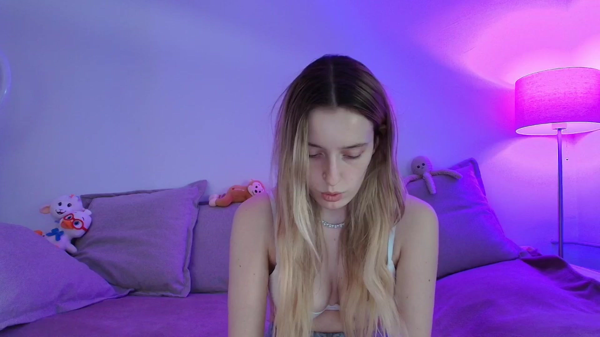 Gallery image thumbnail from Elenaxkiss's myfreecams stream on, 04/30/2026, 11:04 image 19 of 20