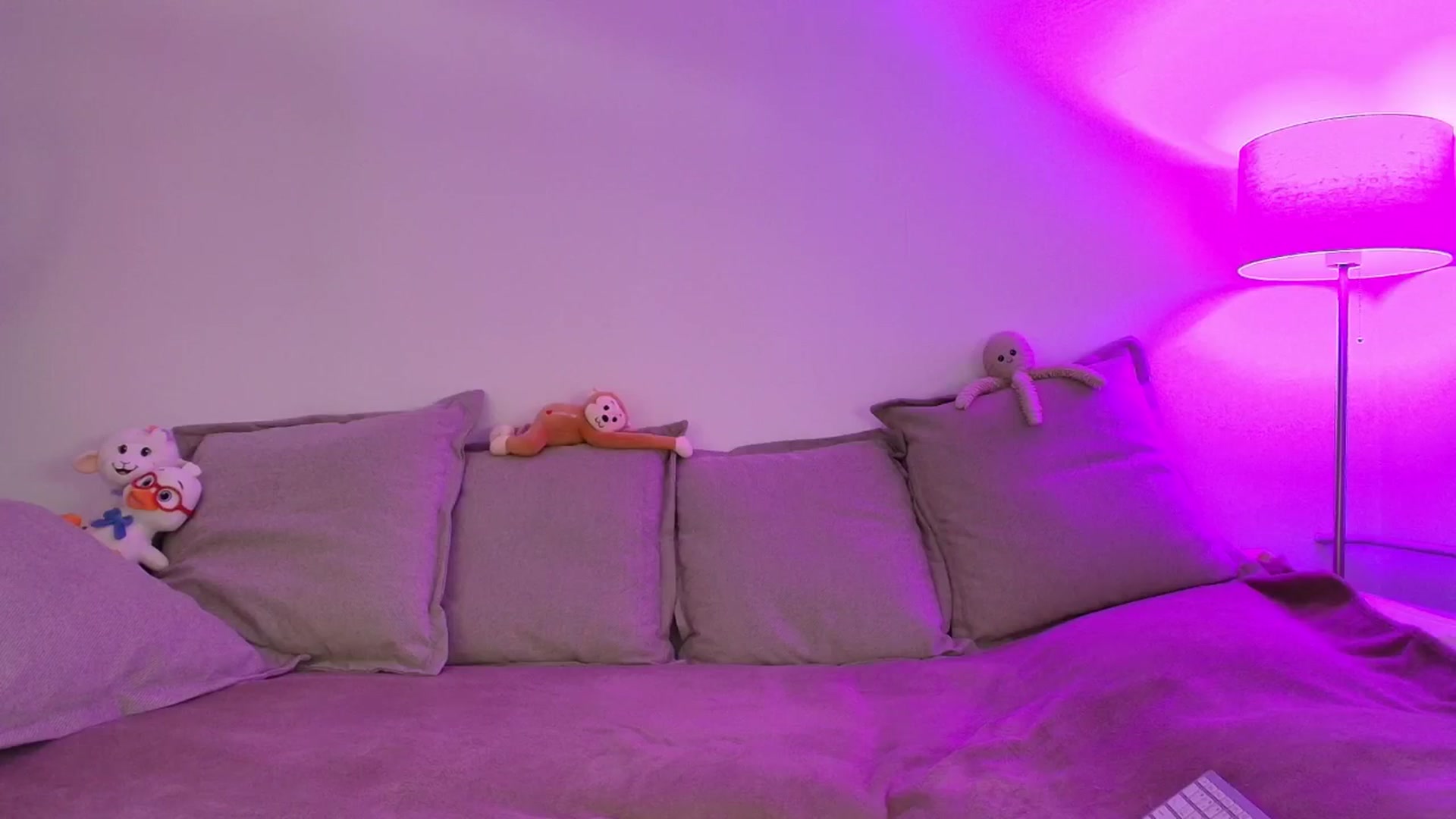 Gallery image thumbnail from Elenaxkiss's myfreecams stream on, 04/30/2026, 11:04 image 10 of 20