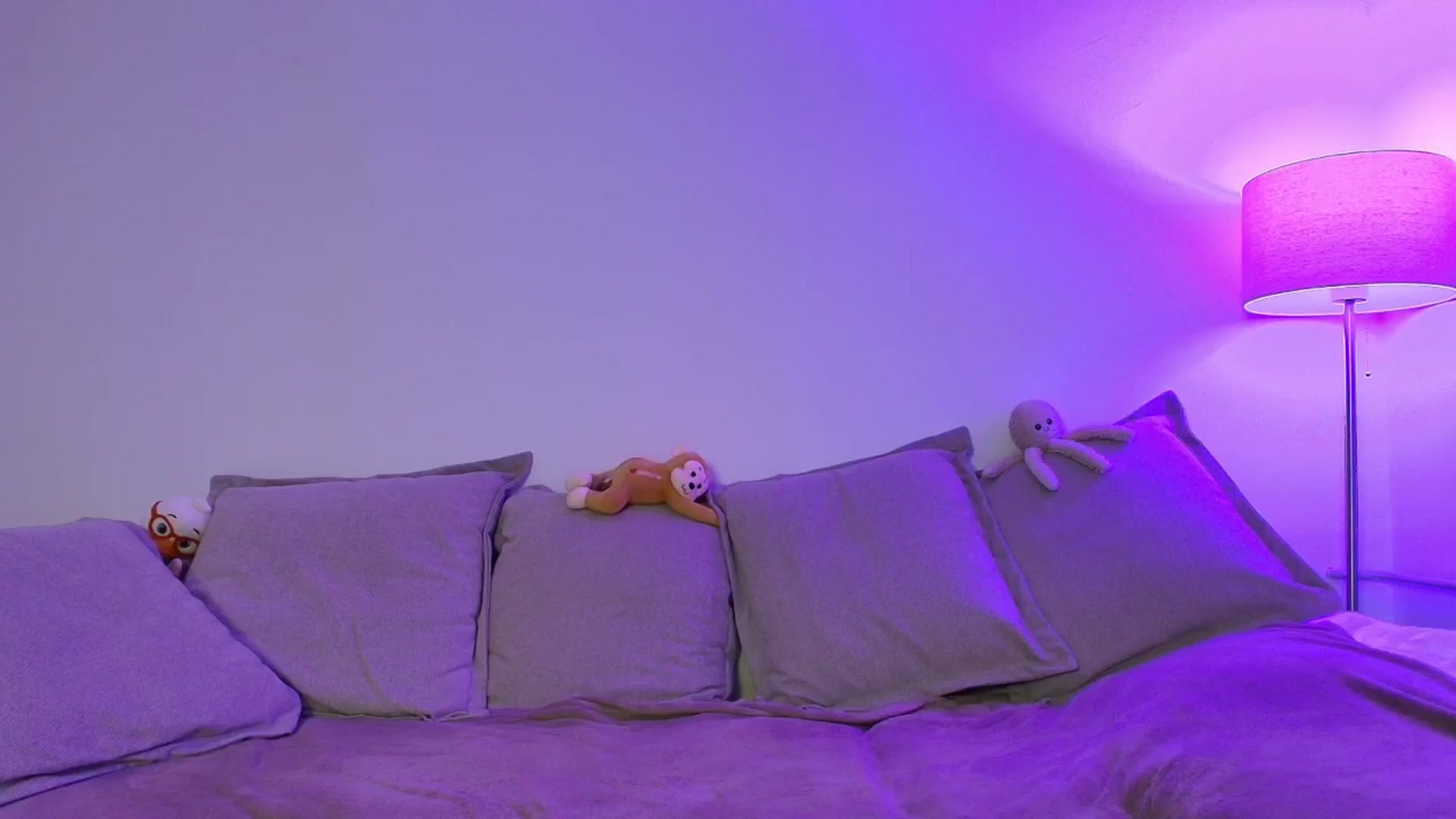 Gallery image thumbnail from Elenaxkiss's myfreecams stream on, 05/01/2026, 20:22 image 20 of 20