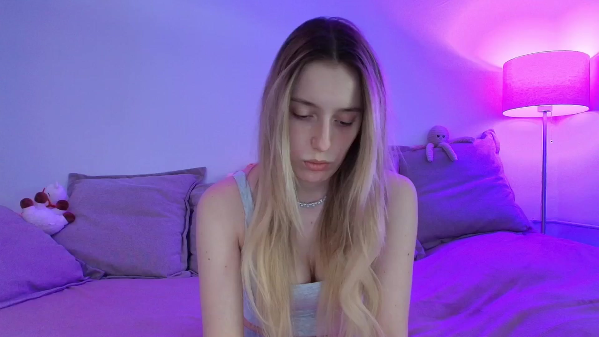 Gallery image thumbnail from Elenaxkiss's myfreecams stream on, 05/02/2026, 09:33 image 9 of 20