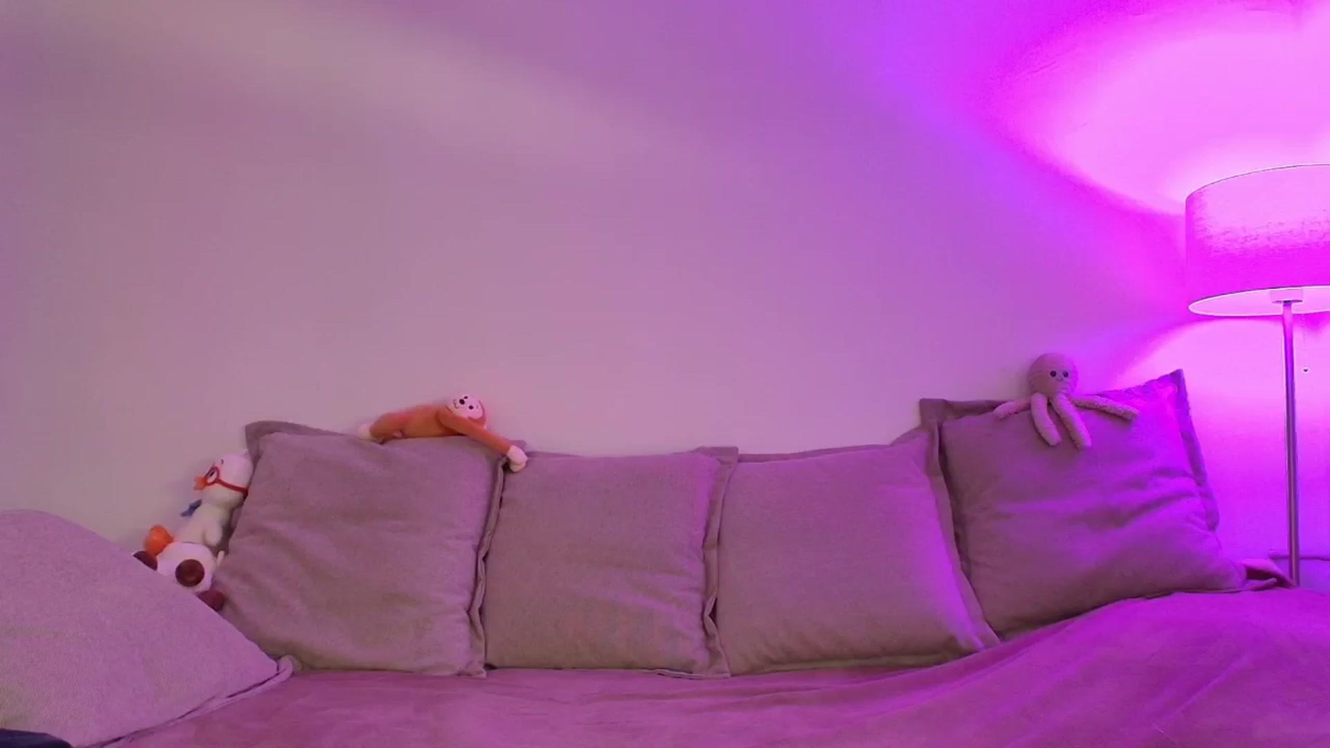 Gallery image thumbnail from Elenaxkiss's myfreecams stream on, 05/03/2026, 12:22 image 14 of 20