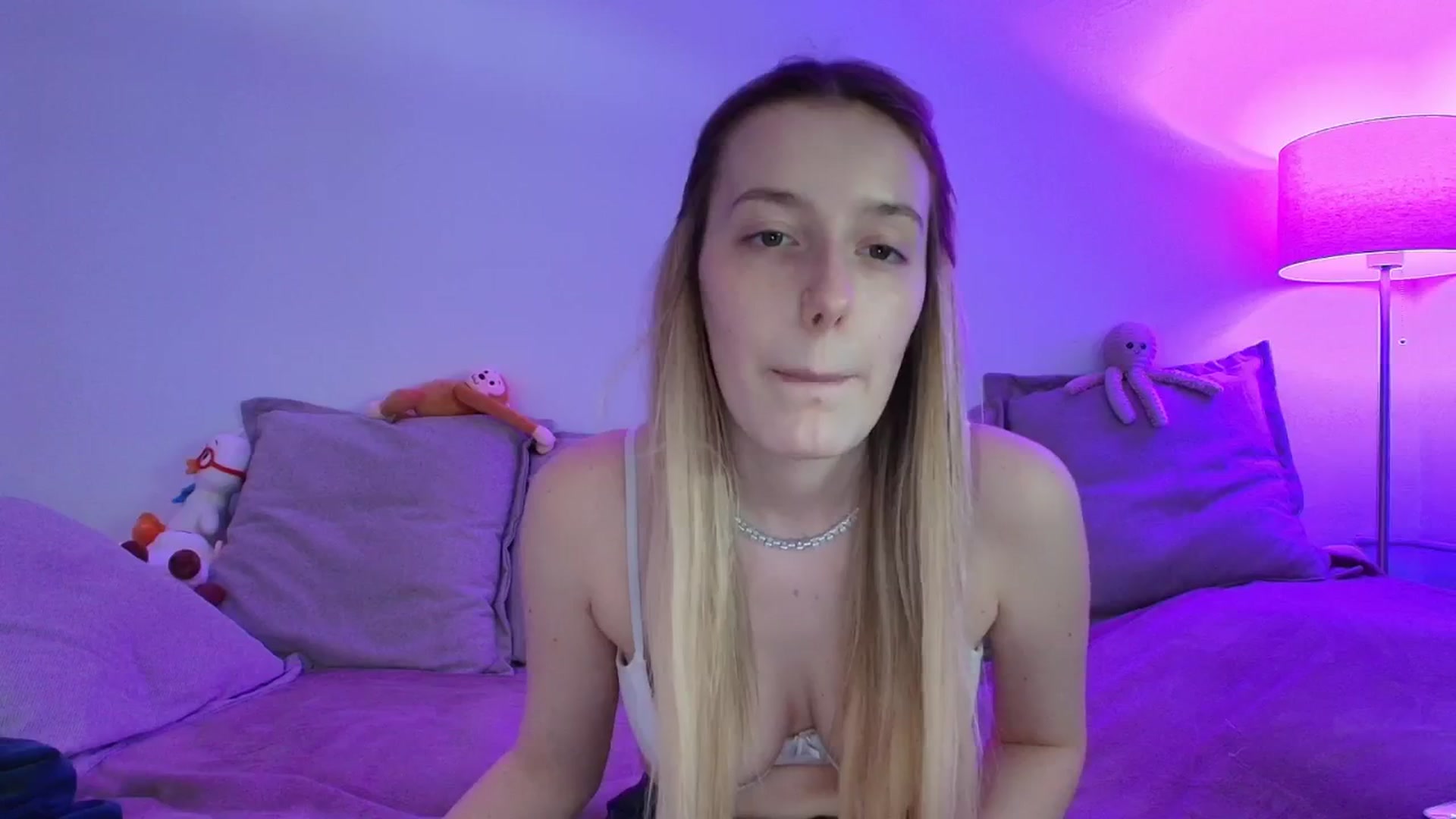 Gallery image thumbnail from Elenaxkiss's myfreecams stream on, 05/03/2026, 12:22 image 16 of 20