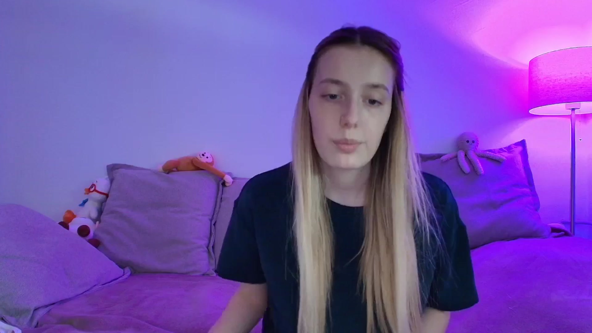 Gallery image thumbnail from Elenaxkiss's myfreecams stream on, 05/03/2026, 12:22 image 10 of 20