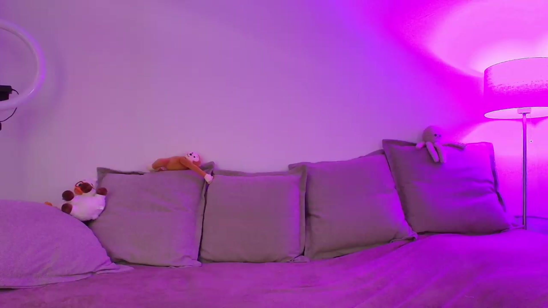Gallery image thumbnail from Elenaxkiss's myfreecams stream on, 05/05/2026, 09:48 image 15 of 20