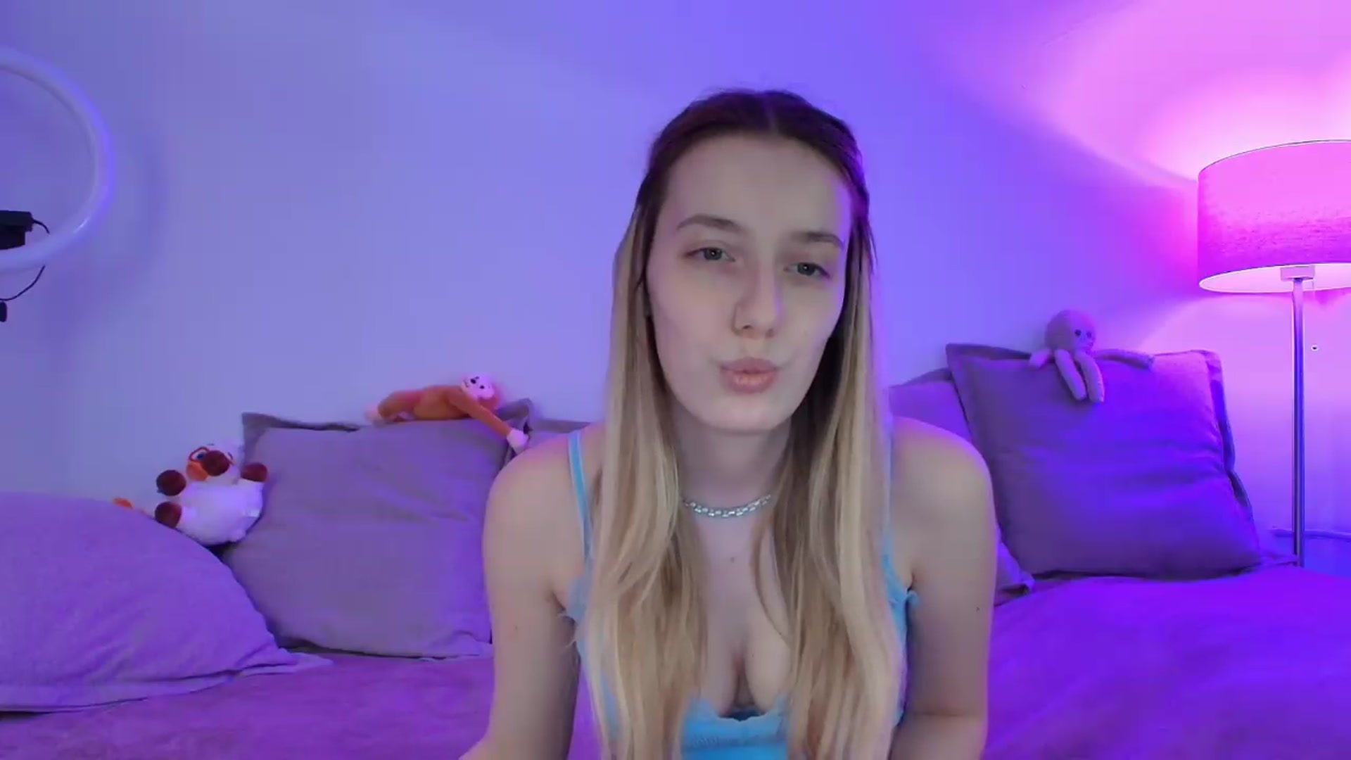 Gallery image thumbnail from Elenaxkiss's myfreecams stream on, 05/05/2026, 09:48 image 12 of 20