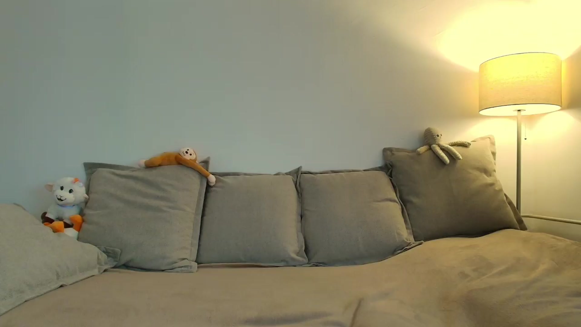 Gallery image thumbnail from Elenaxkiss's myfreecams stream on, 05/07/2026, 10:33 image 15 of 20