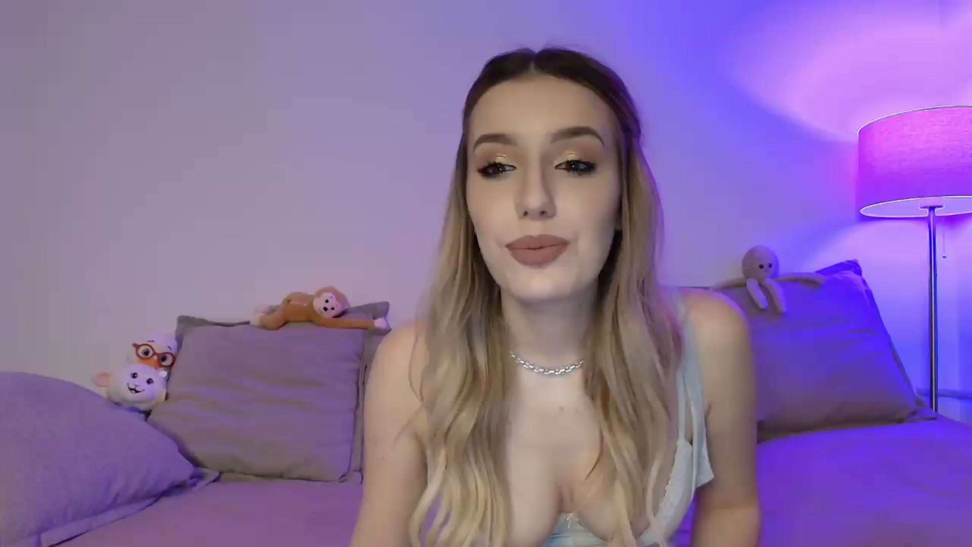 Gallery image thumbnail from Elenaxkiss's myfreecams stream on, 05/09/2026, 18:56 image 8 of 20
