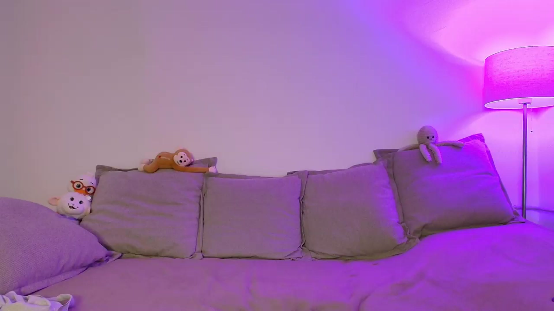 Gallery image thumbnail from Elenaxkiss's myfreecams stream on, 05/09/2026, 21:11 image 13 of 20