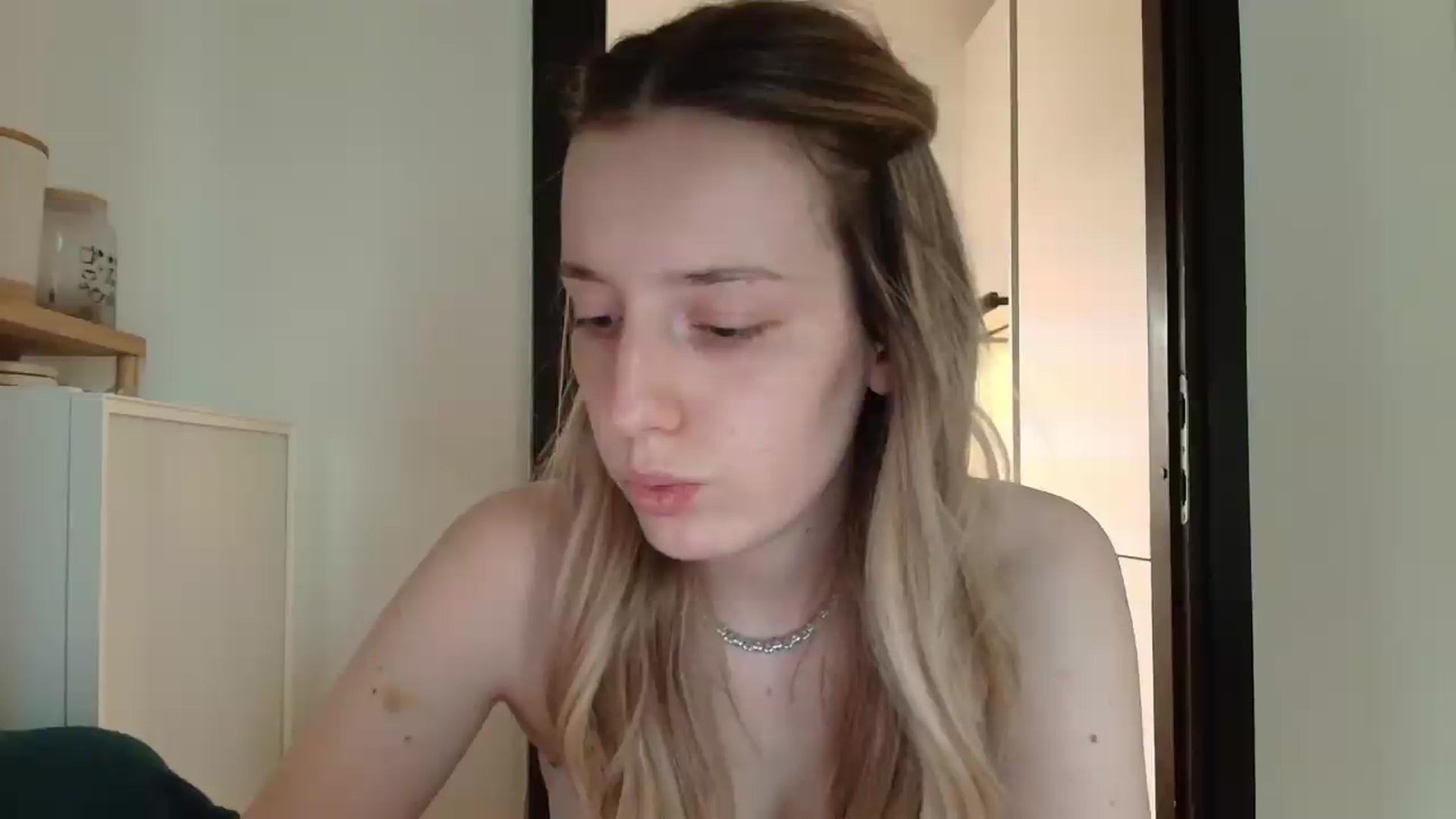 Gallery image thumbnail from Elenaxkiss's myfreecams stream on, 05/12/2026, 09:30 image 18 of 20
